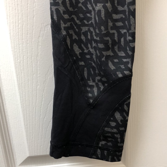 Lululemon Inspire Crop II *Full-On Luxtreme - Picture 7 of 14